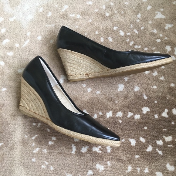 Ann Klein Wedges - Picture 2 of 4